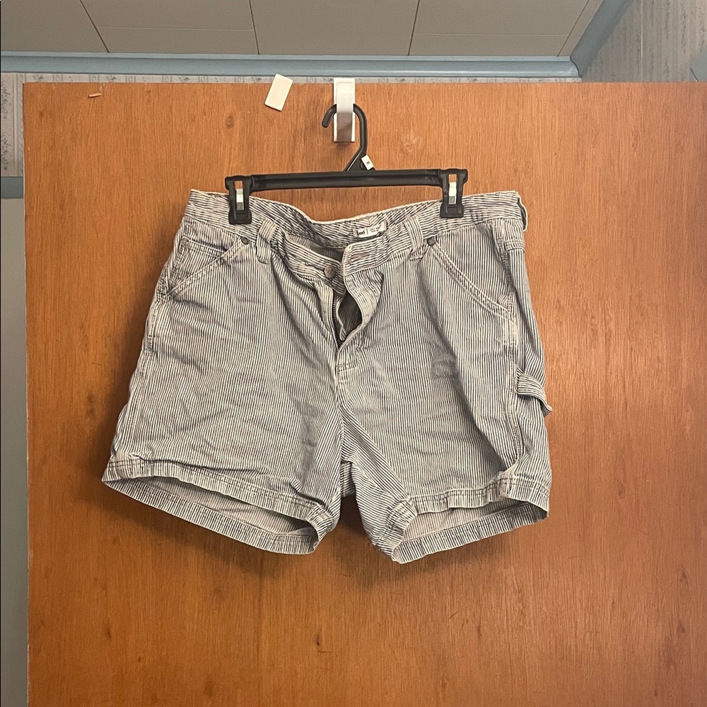 Lee Women’s Striped Cargo Shorts - Gray